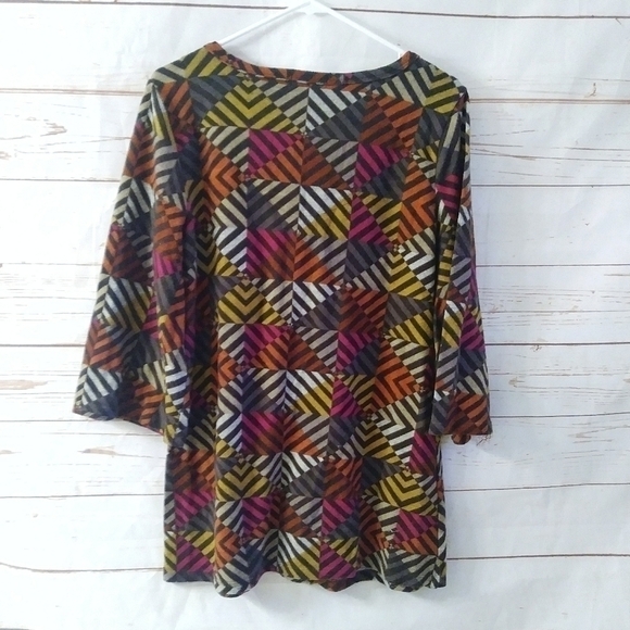 One World XL Geometric 3/4 Bell Sleeve Shirt - Picture 6 of 6